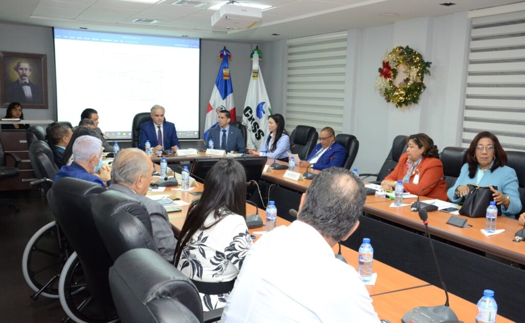 Foto Ministro de Trabajo y presidente del Consejo, Luis Miguel De Camps García y el ministro de Salud Pública, Daniel Rivera encabezan comisión especial creada por CNSS.