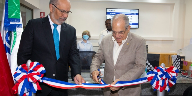 Superintendente de Salud deja inaugurada SISALRIL apertura Punto GOB Santo Domingo Este