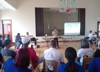 Foto del foro por la salud sobre prevención del cólera.