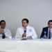 Foto del ministro de Salud Pública Daniel Rivera y funcionarios.