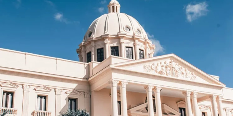 Facgada del Palacio Nacional de la República Dominicana (foto de PaginaUno.Do)