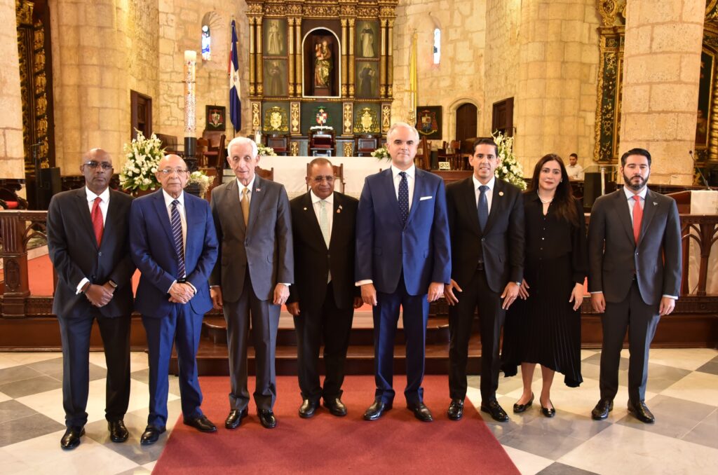 Fotografía de las autoridades del Sistema Dominicano de Seguridad Social en la misa de aniversario convocada por el CNSS (LaSeguridadSocial.Do).