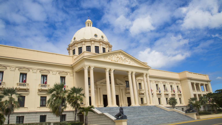 Fotografía de la Fachada frontal del Palacio Nacional de la República Dominicana - PaginaUno.Do