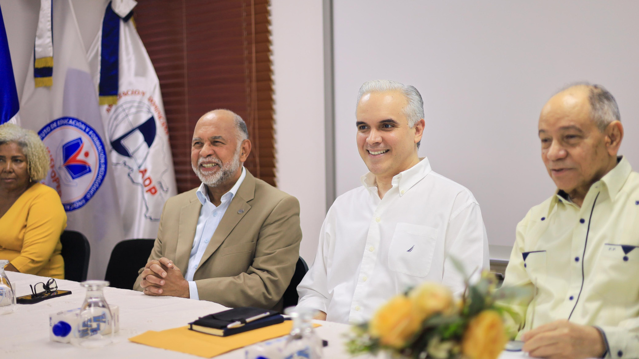 Ministro Luis Miguel De Camps visita a la dirección ejecutiva de la ADP (LaSeguridadSocial.Do)