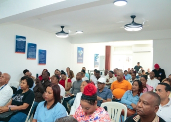 Participantes del Diplomado en Seguridad Social, impartido por el profesor Kinller Moquete, bajo auspicios de la Oficina Senatorial de San Pedro de Macorías, la Asociación Dominicana de Abogados (ADOMA) y la filia del Colegio de Abogados de la República Dominicana, en San Pedro de Macorís. (LaSeguridadSocial.Do)