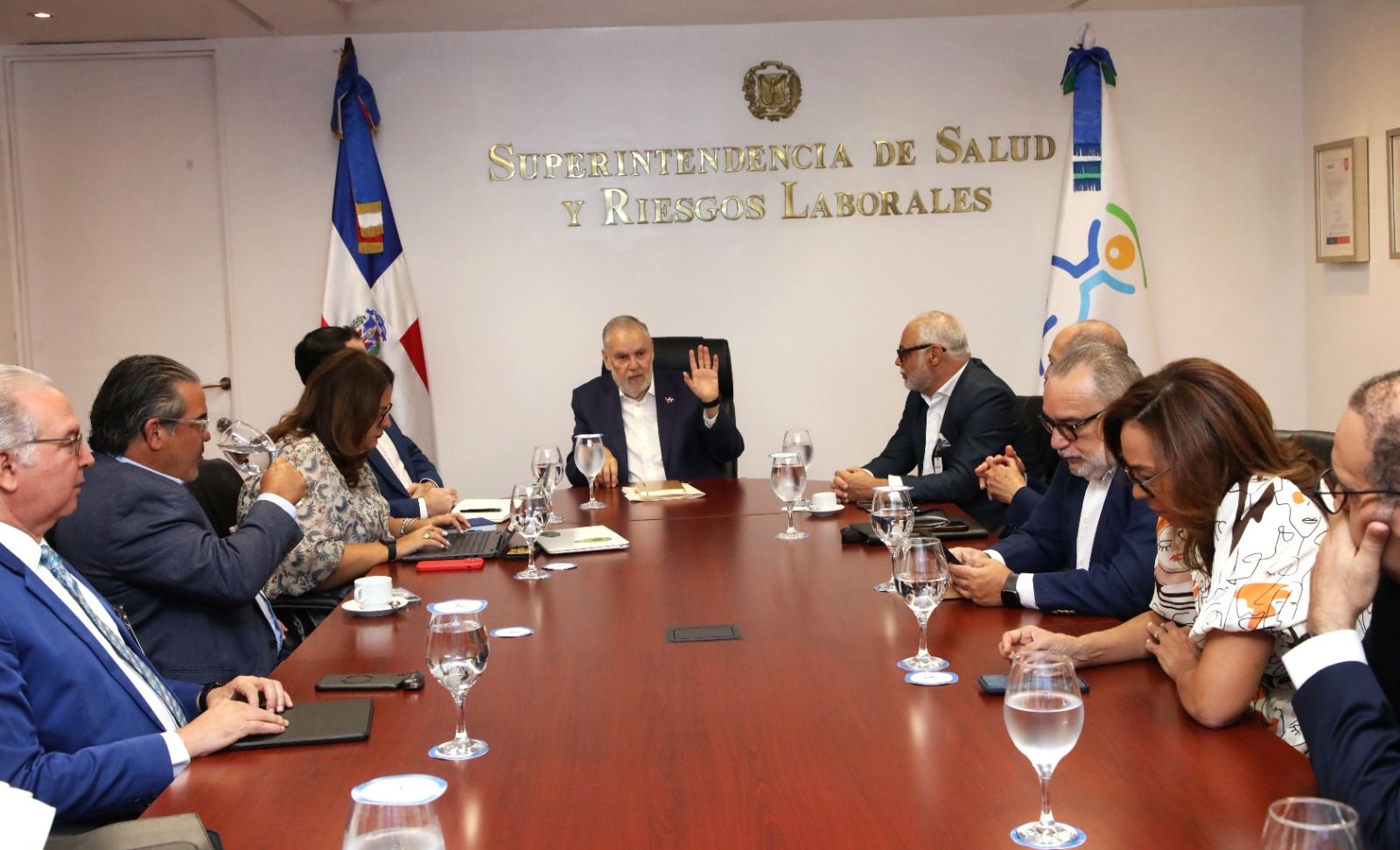 Autoridades de la SISALRIL y la ADARS sesionan en búsqueda de mejora del SFS. (LaSeguridadSocial.Do)