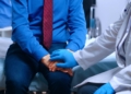 Imagen ilustrativa de paciente de cáncer de próstata en su consulta médica. (LaSeguridadSocial.Do)
