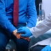 Imagen ilustrativa de paciente de cáncer de próstata en su consulta médica. (LaSeguridadSocial.Do)