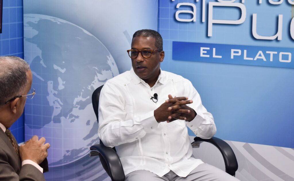 Dr. Agustín Burgos durante su comparencencia en el programa. (LaSeguridadSocial.Do)