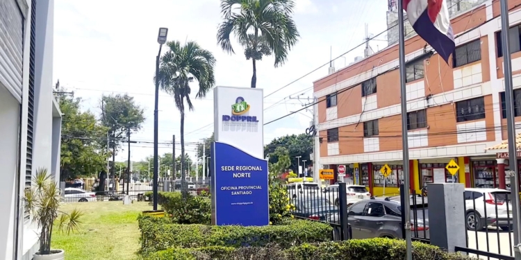 Fachada frontal sede regional norte IDOPPRIL (LaSeguridadSocial.Do)