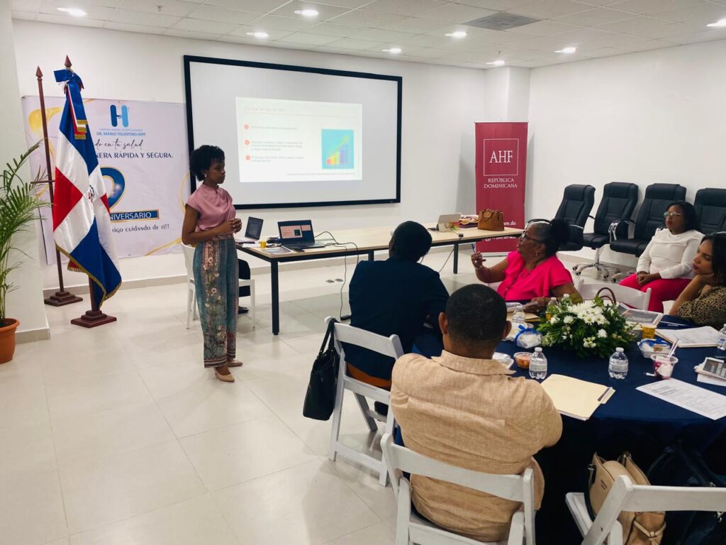 Participantes capacitación avanzada sobre Adherencia al Tratamiento Antirretroviral, imnpartido al personal de psicología del SNS. (LaSeguridadSocial.Do)