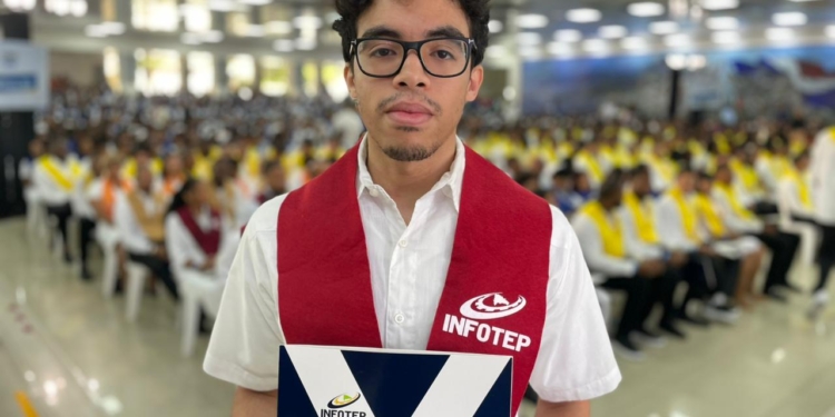 René Alejandro Fortunato Vázquez, hijo del reconocido director y documentalista. (LaSeguridadSocial.Do)