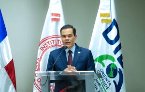 Elías Báez, director general de la DIDA, mientras da las palabras de apertura del Diplomado en Seguridad Social (LaSeguridadSocial.Do)