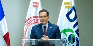 Elías Báez, director general de la DIDA, mientras da las palabras de apertura del Diplomado en Seguridad Social (LaSeguridadSocial.Do)