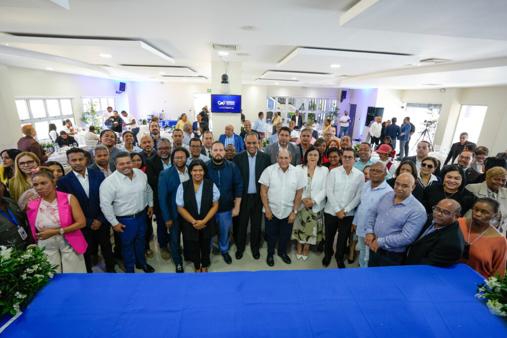 Encuentro con medios digitales en el marco de la Consulta Nacional para el Futuro de la Educación Dominicana (LaSeguridadSocial.Do)