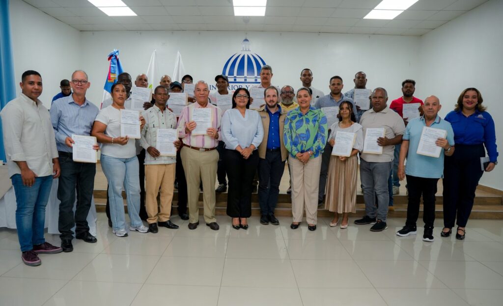 El director de la TNR, Claudio Caamaño Vélez, encabezó la entrega de 29 certificados de bonificación del Fotesir en San Juan el 20 de septiembre de 2026. (Fuente: División de Comun