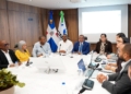 Participantes en la reunión convocada por el CNSS con actores del Sistema Dominicano de Seguridad Social, como parte del proceso de evaluación para la creación del Fondo de Medicam