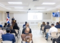 El jurista Hermógenes Acosta de los Santos dictó la conferencia magistral ante colaboradores, directivos y senadores en el Salón Polivalente del Senado de la República. (Foto: Sena