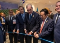 El presidente Luis Abinader y la primera dama Raquel Arbaje durante la inauguración del salón República Dominicana en la sede de la FAO, en Roma, Italia. (Foto: Presidencia RD)