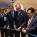 El presidente Luis Abinader y la primera dama Raquel Arbaje durante la inauguración del salón República Dominicana en la sede de la FAO, en Roma, Italia. (Foto: Presidencia RD)
