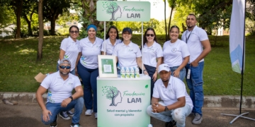 Voluntarios de Fundación LAM y Laboratorios LAM participaron en la Caminata Un Paso por la Salud Mental, celebrada el 4 de octubre de 2026 en el Parque Iberoamericano de Santo Domi