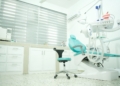 El INABIE inaugura nuevos módulos odontológicos en Monte Plata y Baní, ampliando el acceso a salud bucal gratuita para estudiantes del sistema educativo público. (Foto: Presidencia
