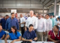 El presidente Luis Abinader encabezó la jornada de inclusión social «Primero Tú» en Santiago, donde más de 6,000 personas recibieron servicios de salud, pensiones y capacitación té