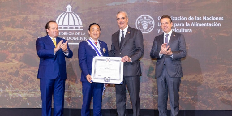 El presidente Luis Abinader encabezó el acto del Día Mundial de la Alimentación junto al director general de la FAO, Qu Dongyu, en Santo Domingo. | Fuente: Presidencia de la Repúbl