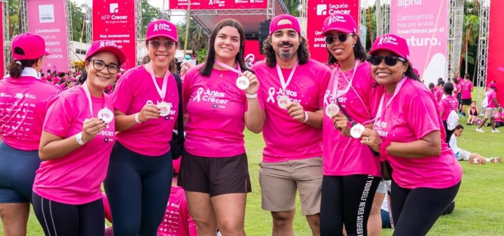 Colaboradores de la SIPEN participaron en la cuarta edición de «Juntos para Crecer 5K», jornada organizada por AFP Crecer y Seguros Crecer en el Jardín Botánico Nacional. (Fuente: