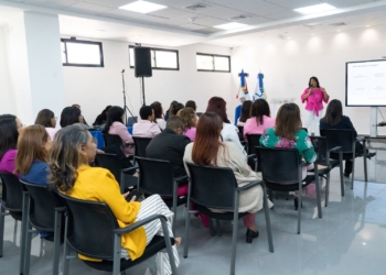 Colaboradores de SISALRIL participaron en la jornada «Salud en conciencia es prevenir», orientada a la prevención y detección temprana del cáncer de mama. (Foto: SISALRIL)