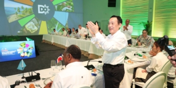 El viceministro de Turismo, Carlos Peguero, presentó al director general de la FAO, QU Dongyu, la visión estratégica del turismo dominicano como motor de seguridad alimentaria. (Fo